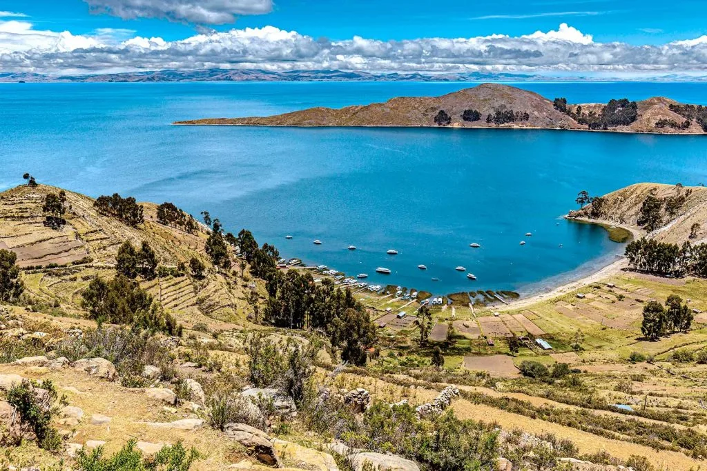 Vista panorâmica do Lago Titicaca na Bolívia