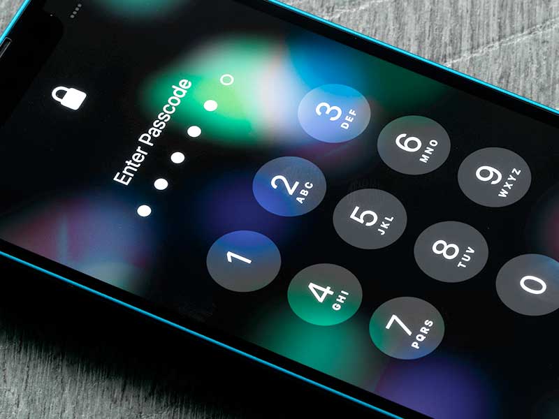 Tela de desbloqueio com código de acesso de celular