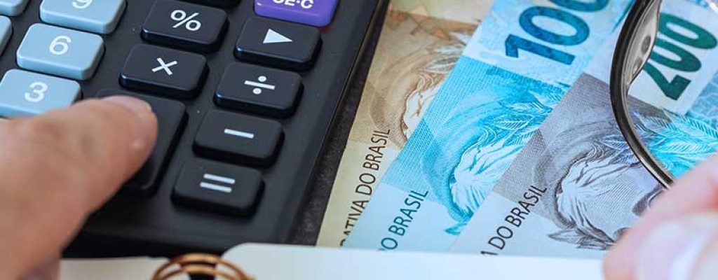 Calculadora e cedulas